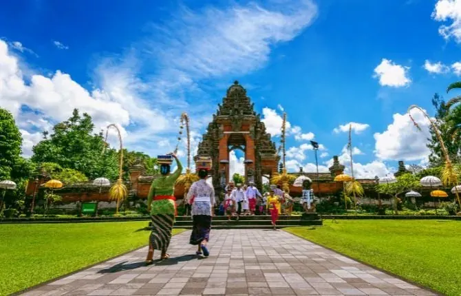 Walking tour path through a Bali village